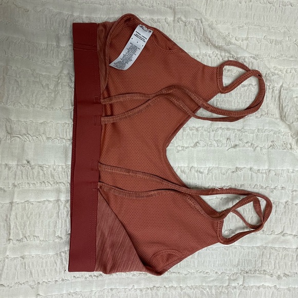 nike sports bra - Picture 2 of 2